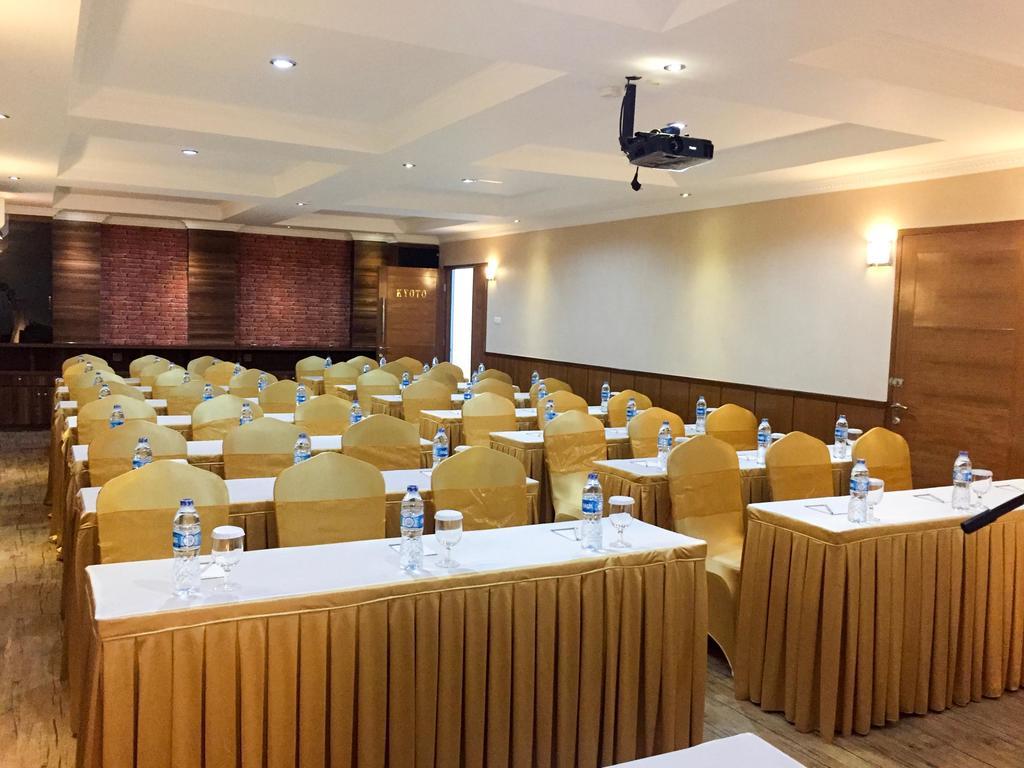 Grand Kasira Otel Cakarta Dış mekan fotoğraf