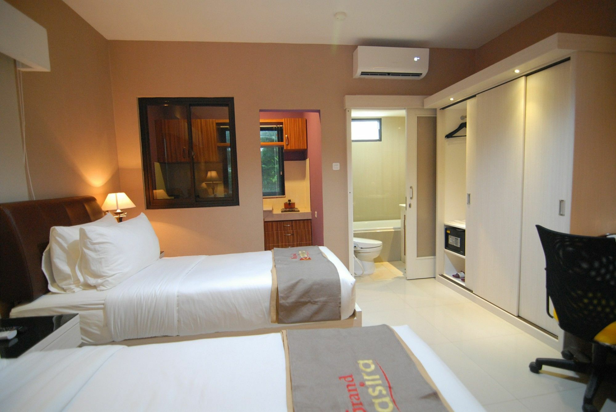 Grand Kasira Otel Cakarta Dış mekan fotoğraf